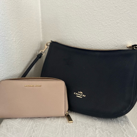 Navy Coach Crossbody and Shoulder Handbag - Picture 10 of 12